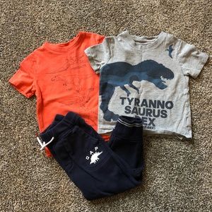 GAP dinosaur t-shirt/sweat pants lot (3t)